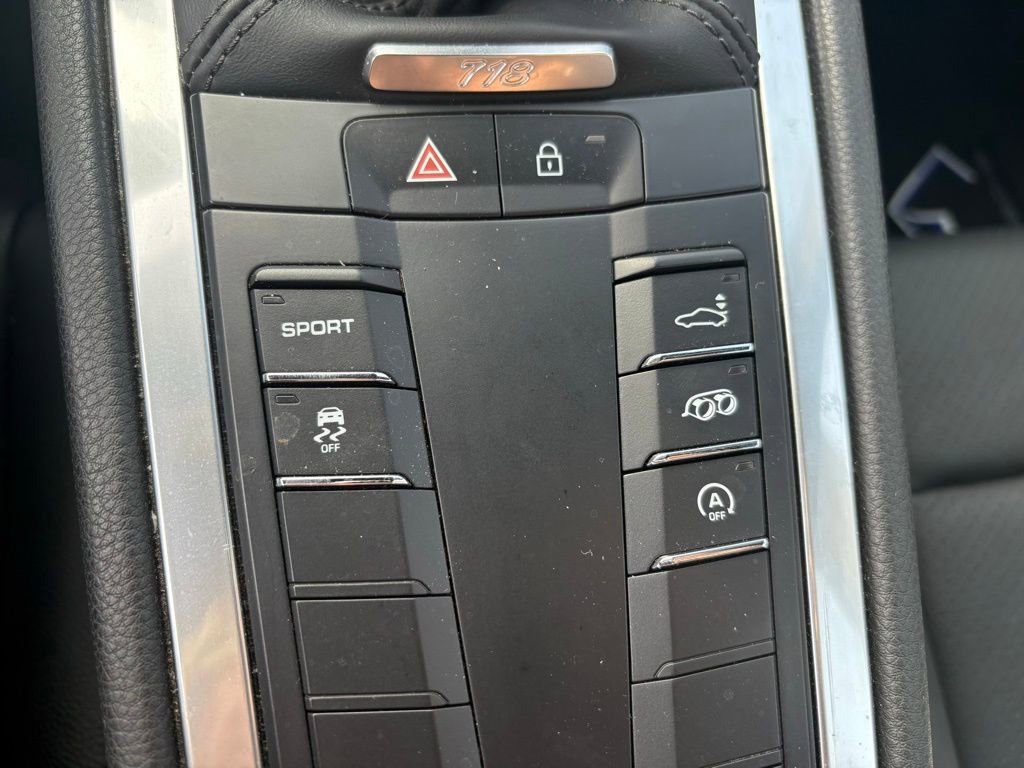 Used 2019 Porsche 718 Cayman image 9