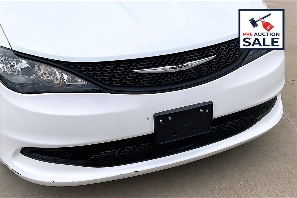 Used 2023 Chrysler Voyager LX FWD image 30