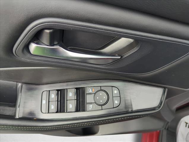 Used 2024 Nissan Rogue SV image 16