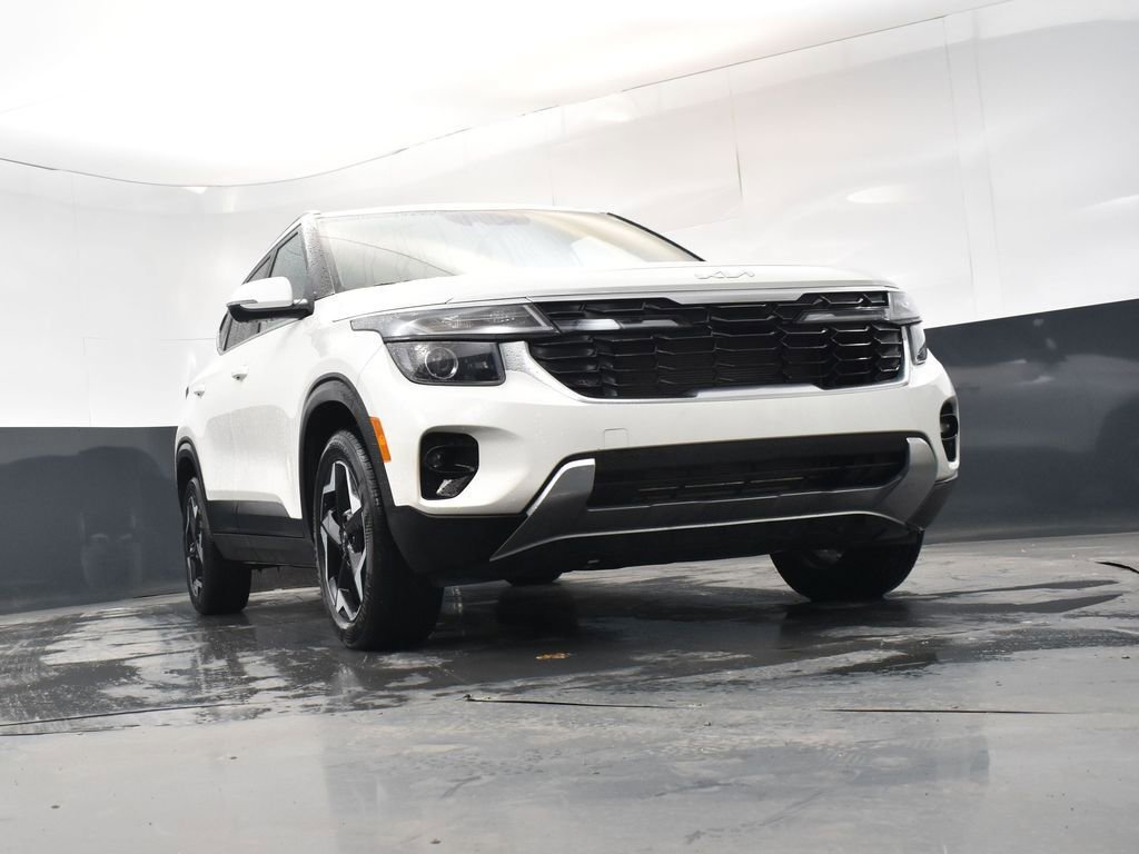 Used 2024 Kia Seltos EX image 29