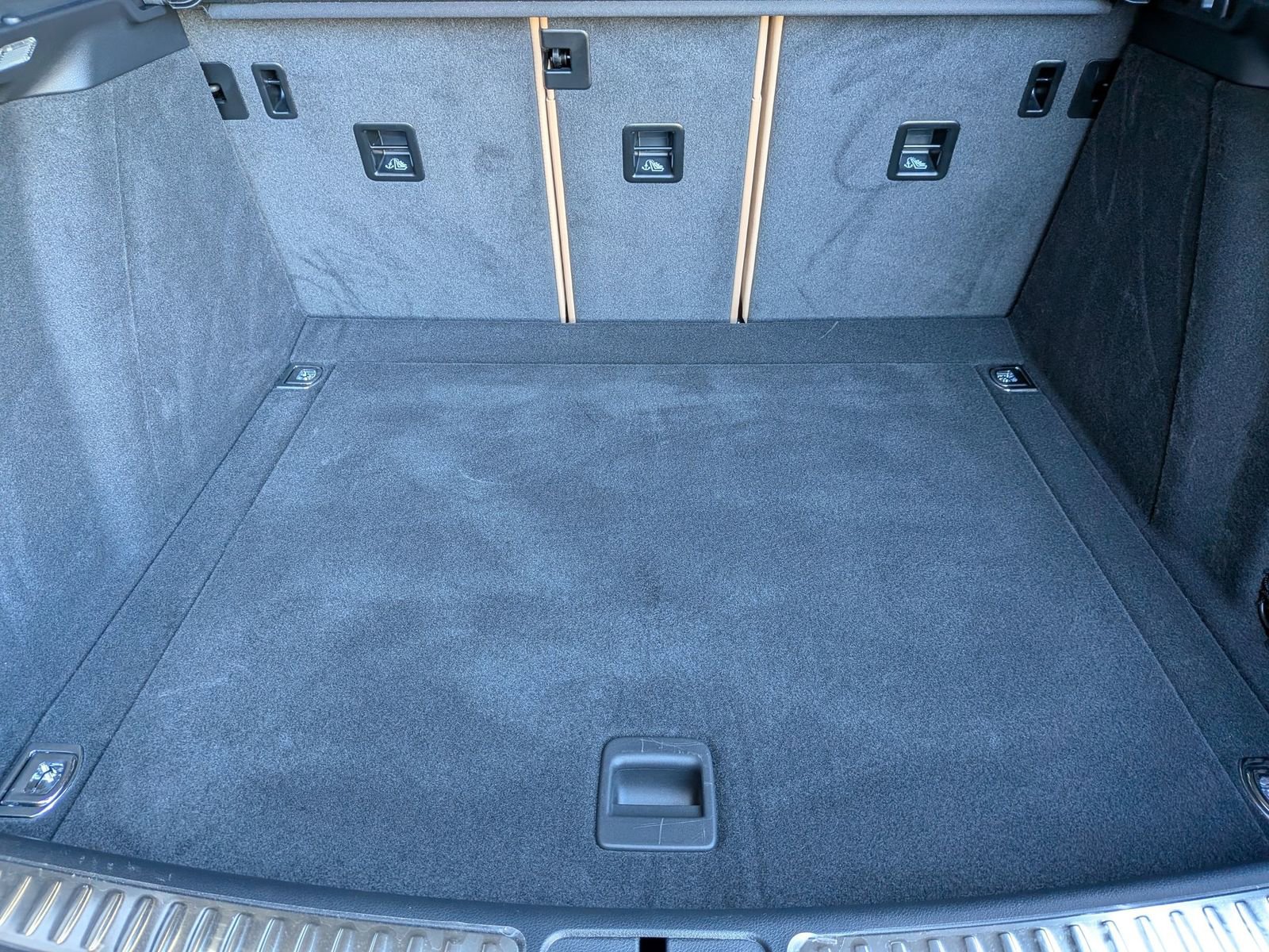 Certified 2025 Porsche Macan image 23