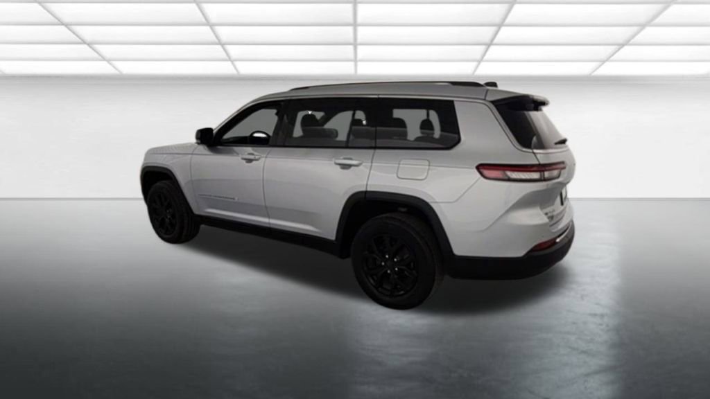 Used 2023 Jeep Grand Cherokee L Limited w/ Luxury Tech Group II image 6