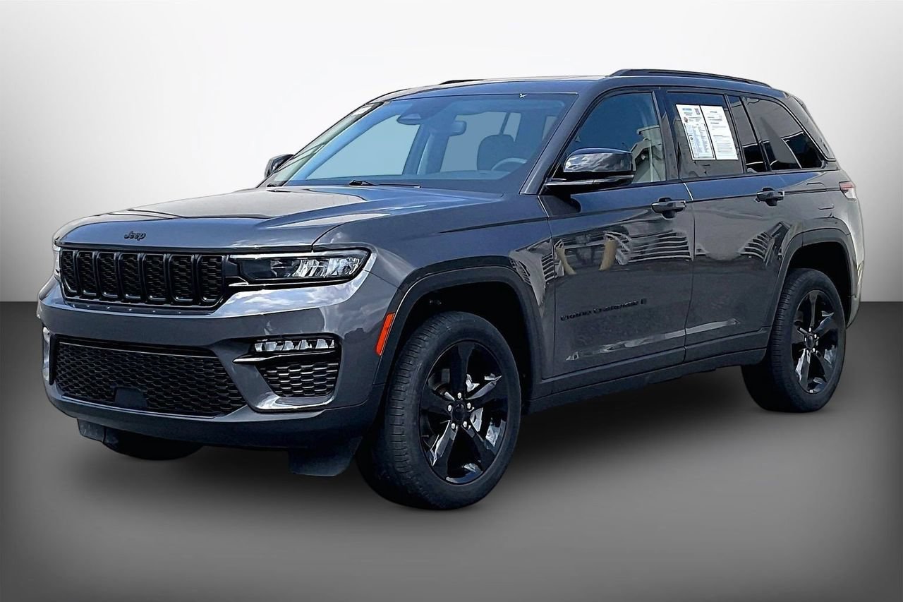 Certified 2023 Jeep Grand Cherokee Limited w/ Black Appearance Package AWD/4WD image 4