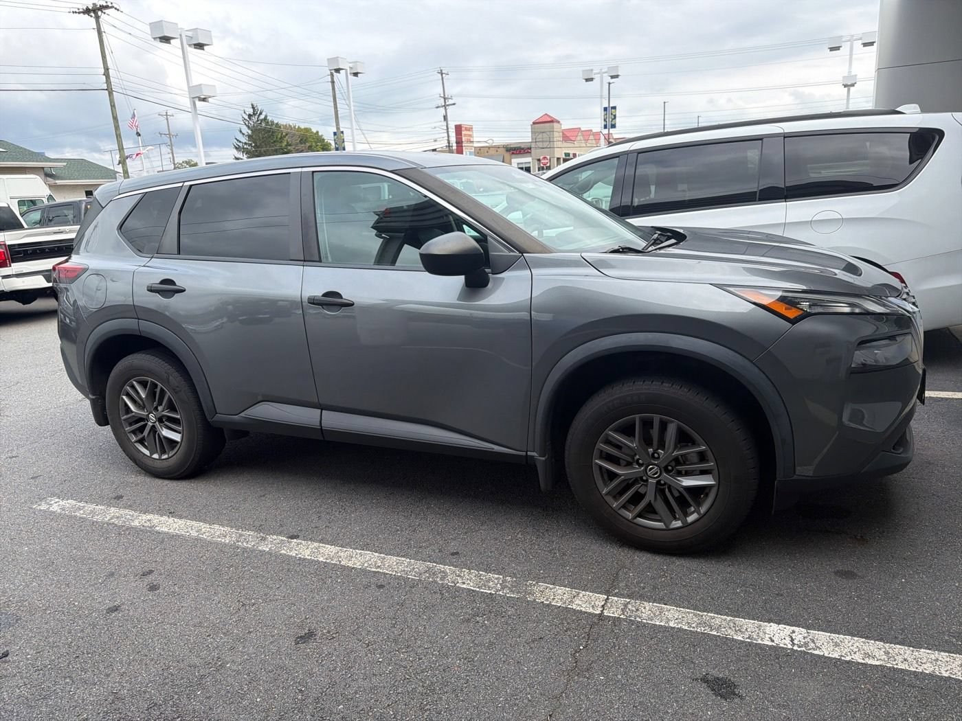 Used 2021 Nissan Rogue S FWD image 5