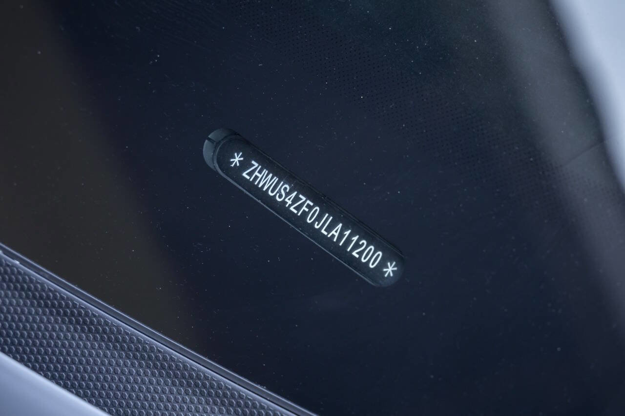 Used 2018 Lamborghini Huracan Performante image 47