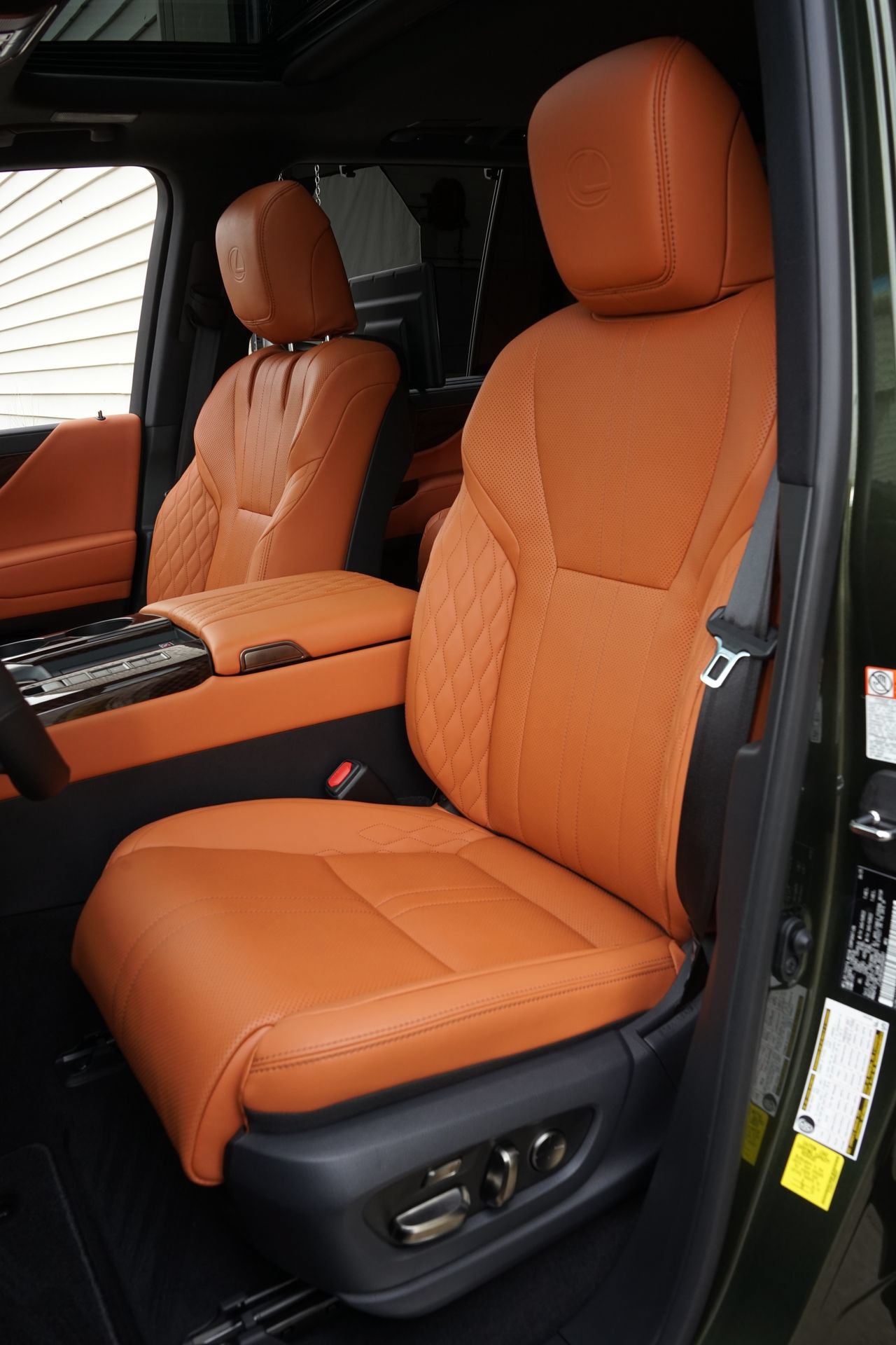 Used 2026 Lexus LX 700h Ultra Luxury w/ Accessory Package (Z1) AWD/4WD image 9