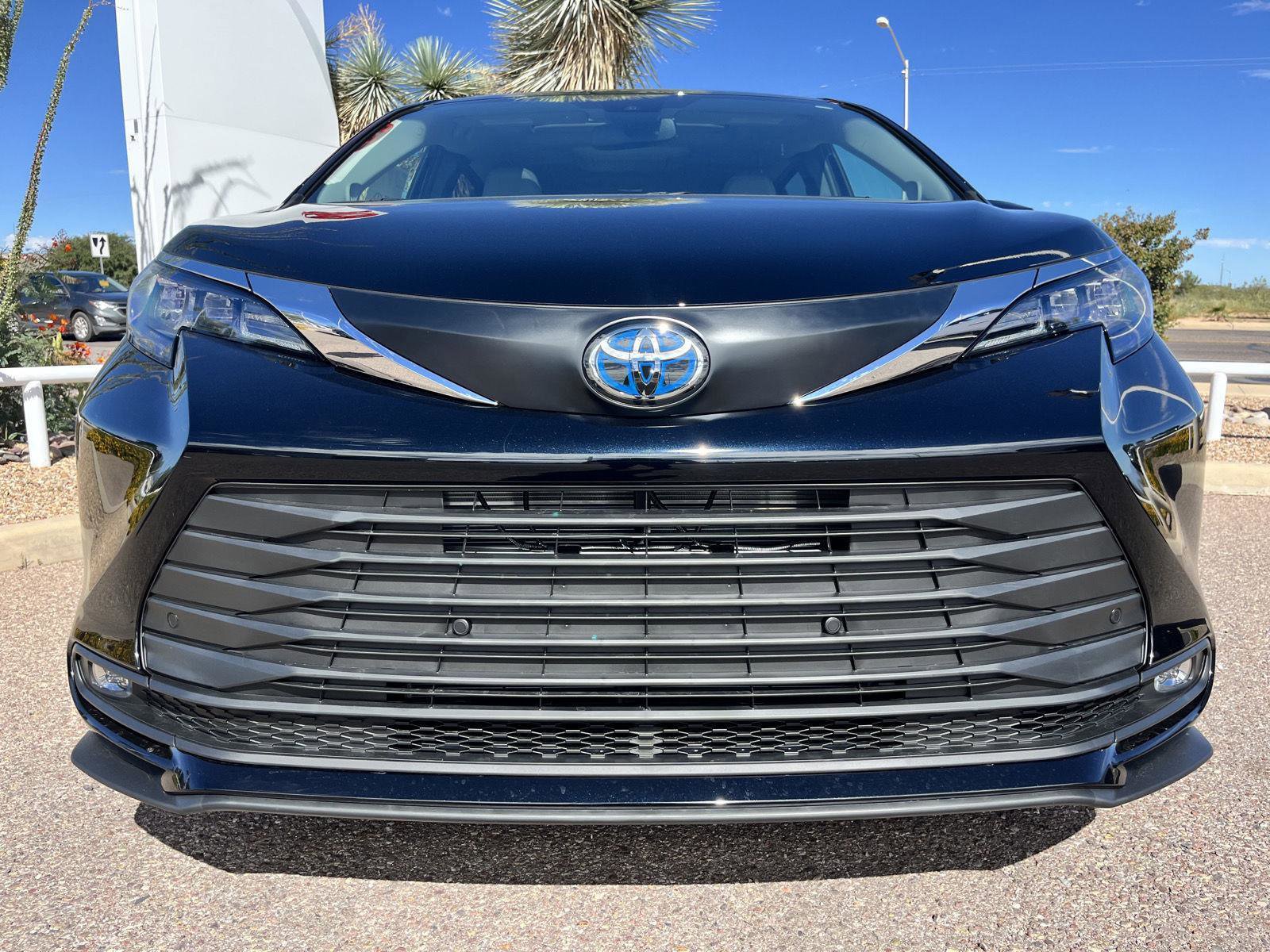 New 2025 Toyota Sienna XLE image 11
