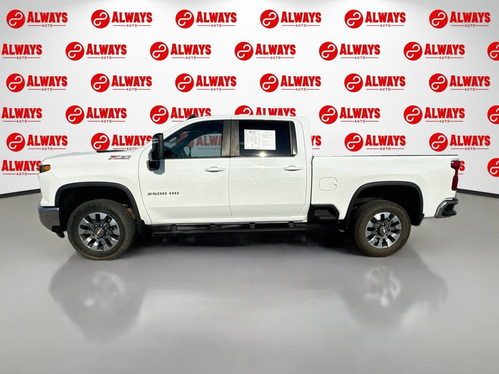 Used 2024 Chevrolet Silverado 2500 LT AWD/4WD image 9