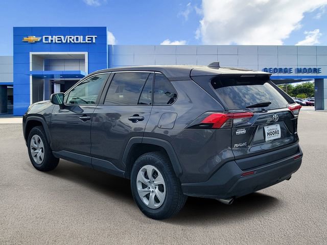 Used 2024 Toyota RAV4 LE AWD/4WD image 3