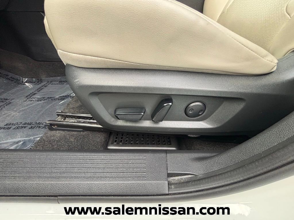 Certified 2023 Nissan Rogue SV w/ SV Premium B Package image 11