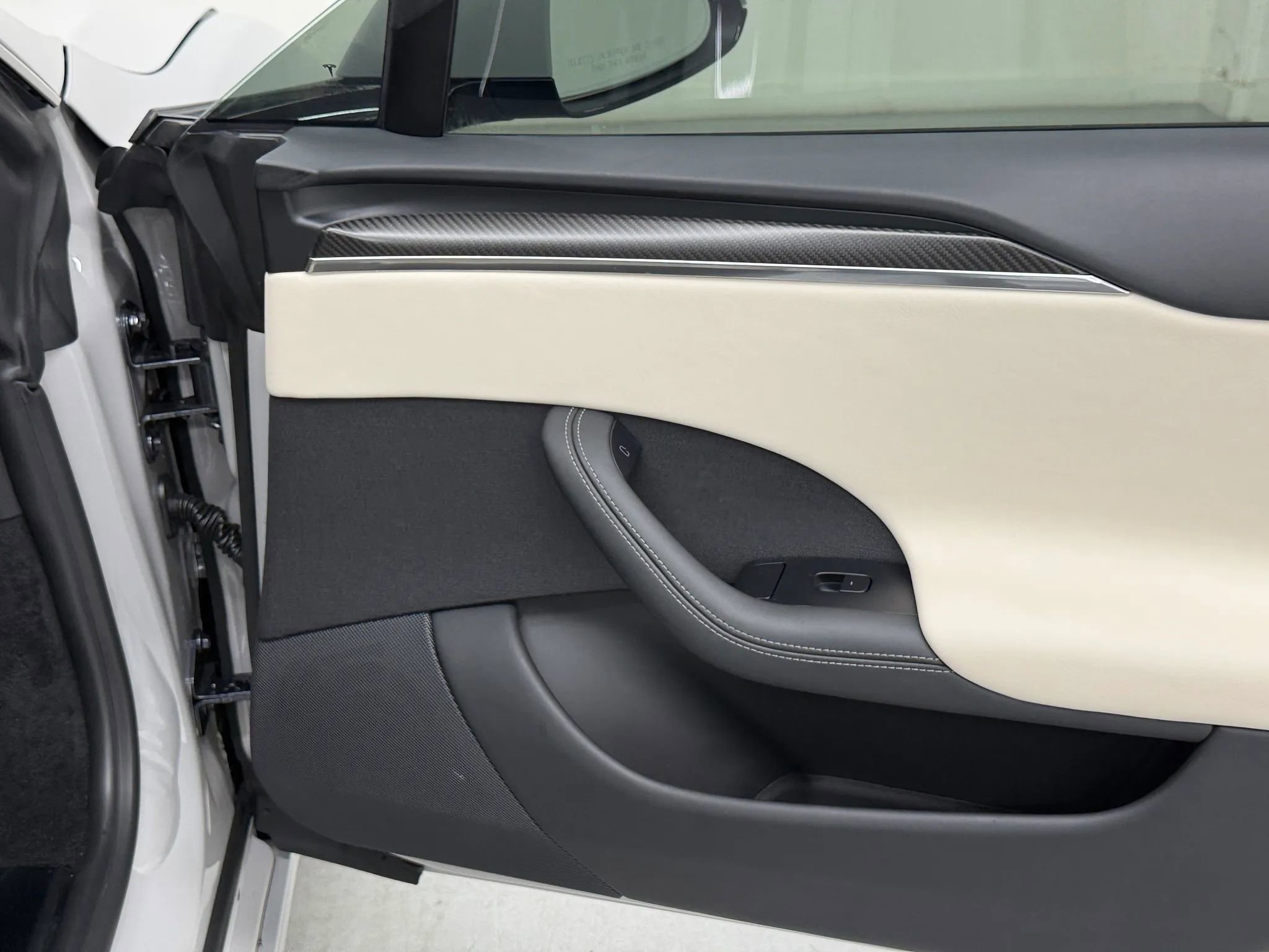 Used 2022 Tesla Model S Plaid image 15