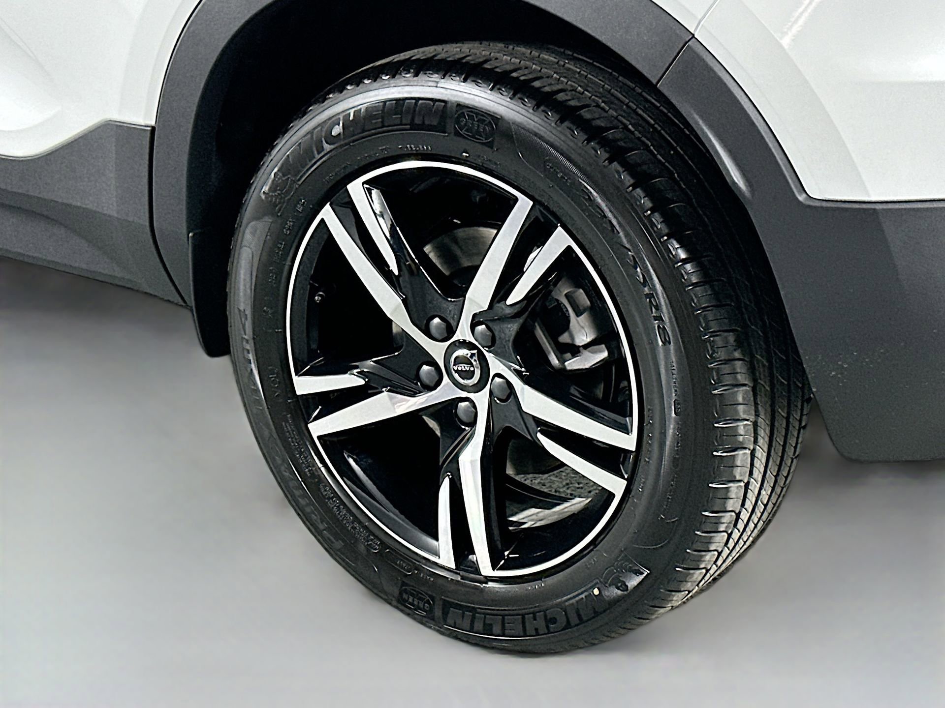 New 2026 Volvo XC40 B4 Core image 9