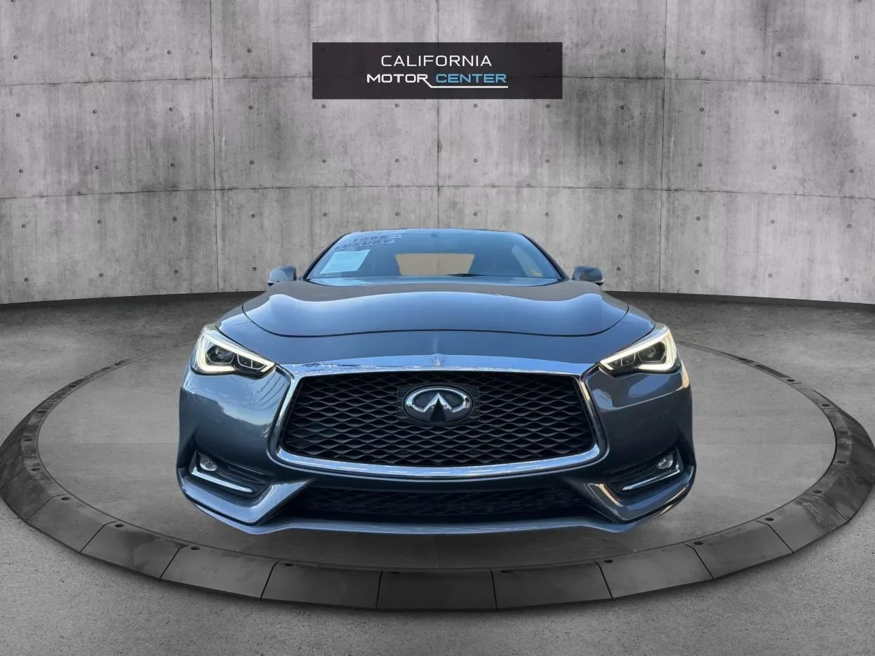 Used 2017 INFINITI Q60 3.0t w/ Premium Plus Package 3.0T RWD image 2