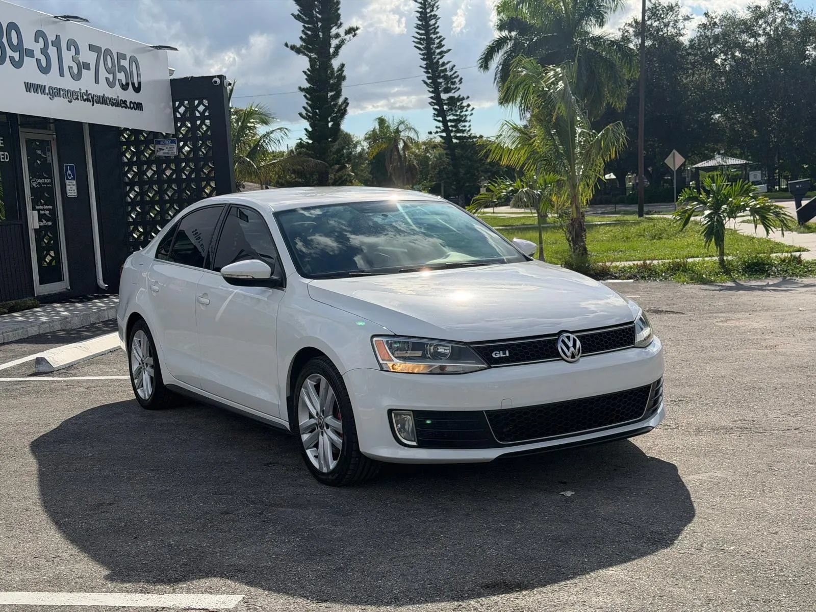 Used 2012 Volkswagen Jetta GLI FWD image 3