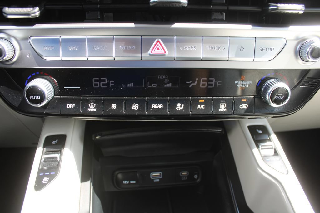 Certified 2024 Kia Telluride EX w/ EX Captain's Chair Package FWD image 47