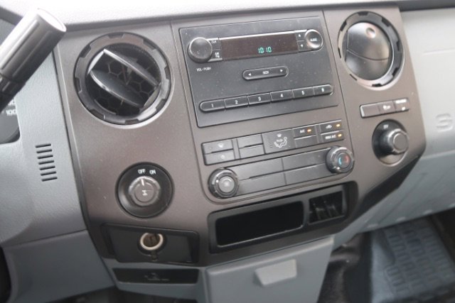 Used 2015 Ford F250 XL w/ Camper Package RWD image 10