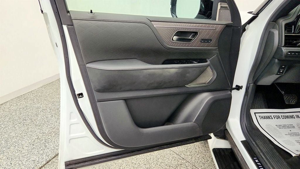 Used 2025 INFINITI QX80 Autograph AWD/4WD image 11