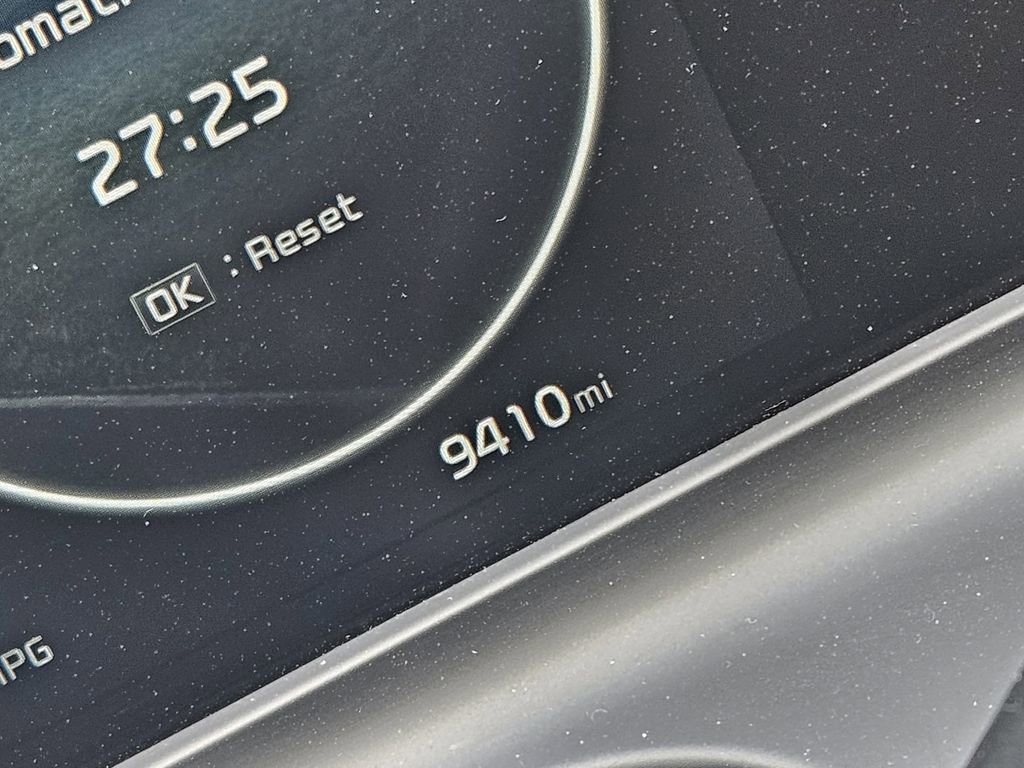 Used 2025 Kia Seltos SX w/ SX Sunroof Package image 12