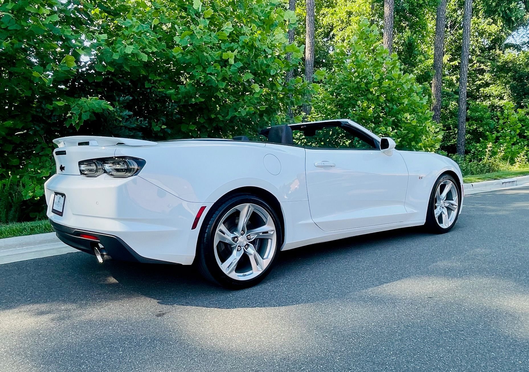 Used 2022 Chevrolet Camaro SS RWD image 2