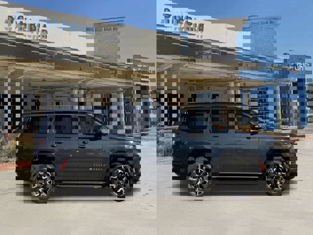 Used 2023 Jeep Wagoneer Series III w/ Convenience Group I image 4