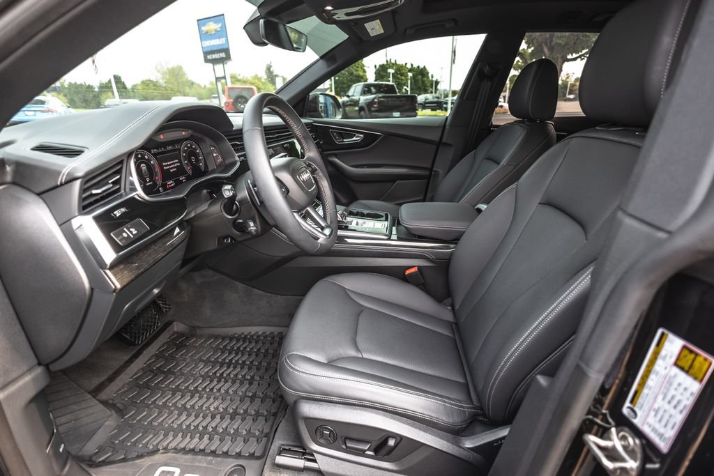 Used 2025 Audi Q8 Premium Plus AWD/4WD image 21