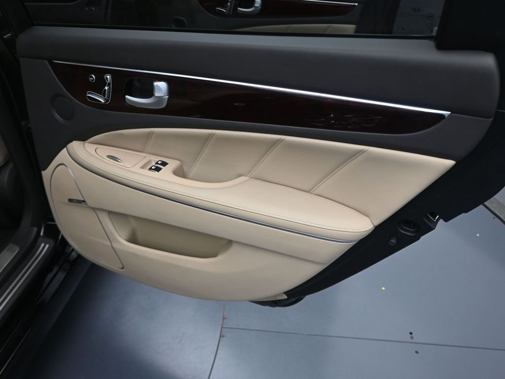 Used 2012 Hyundai Equus Signature image 35