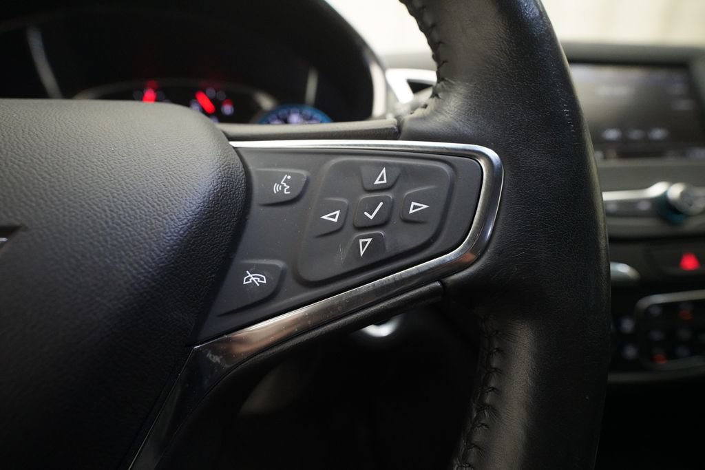 Used 2020 Chevrolet Equinox LT FWD image 27
