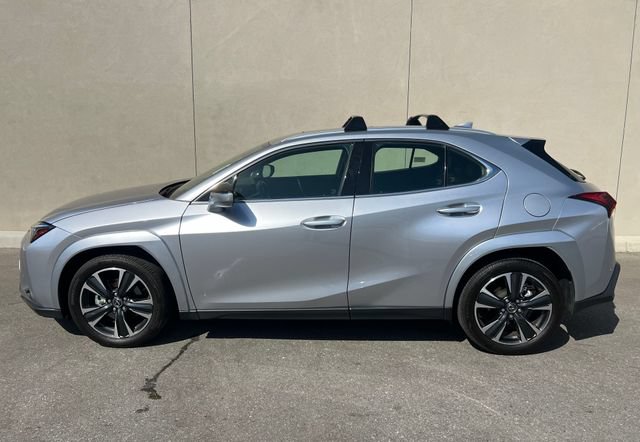 Used 2025 Lexus UX 300h FWD w/ Accessory Package (Z2) image 4