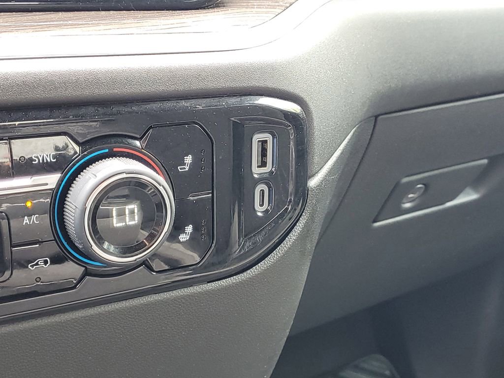 Used 2024 Chevrolet Silverado 1500 LT AWD/4WD image 18