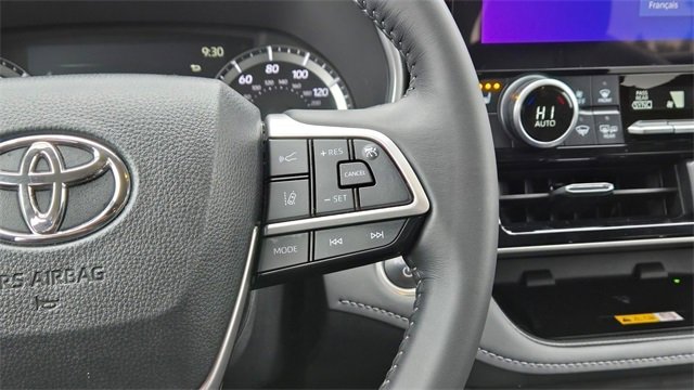Certified 2024 Toyota Highlander XLE image 10