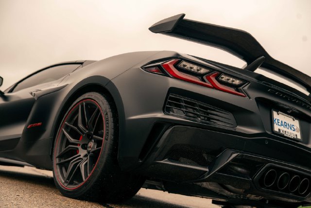 Used 2024 Chevrolet Corvette Z06 RWD image 39