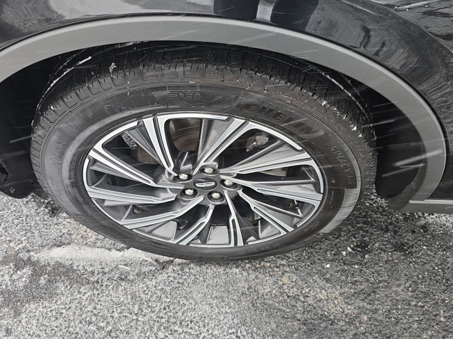 Used 2025 Lincoln Aviator AWD image 43