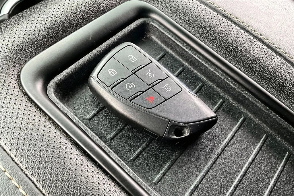 Used 2024 Chevrolet Suburban Premier image 35