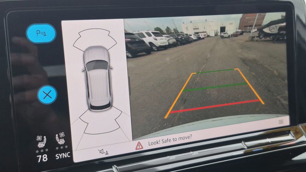 Used 2024 Volkswagen Atlas Cross Sport SE image 22