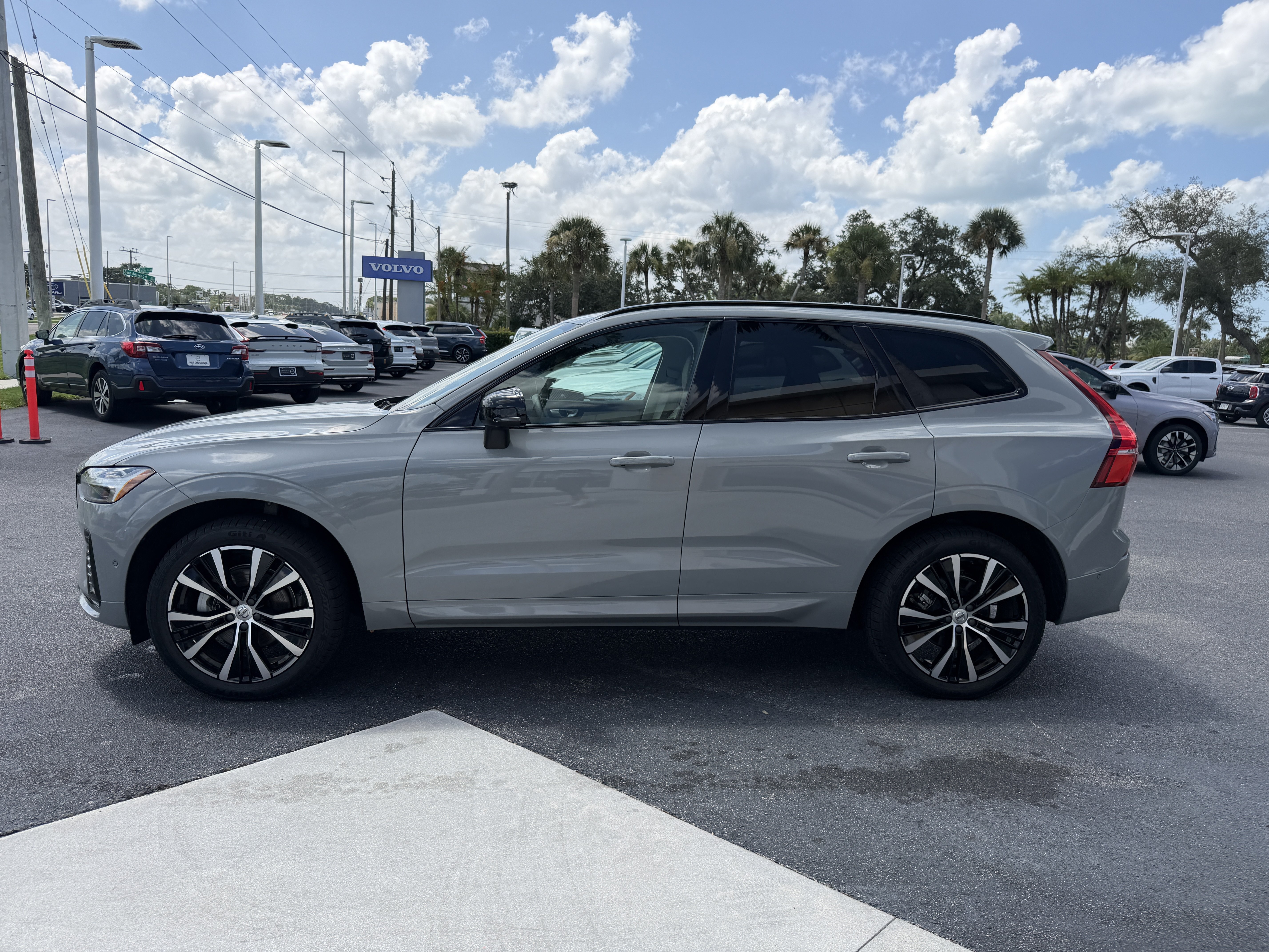 Certified 2024 Volvo XC60 B5 Plus w/ Protection Package Premier AWD/4WD image 6