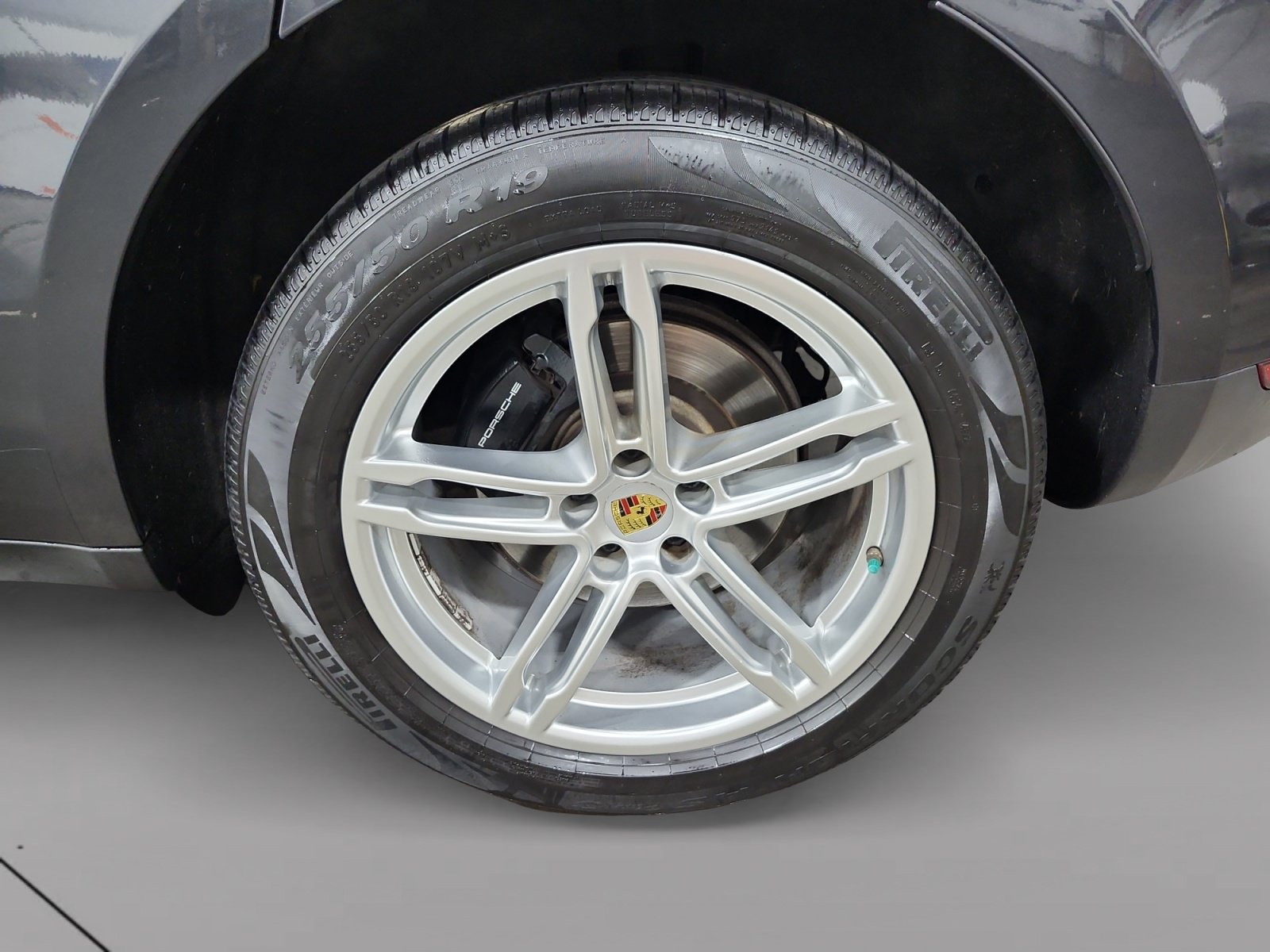 Used 2018 Porsche Macan AWD/4WD image 14