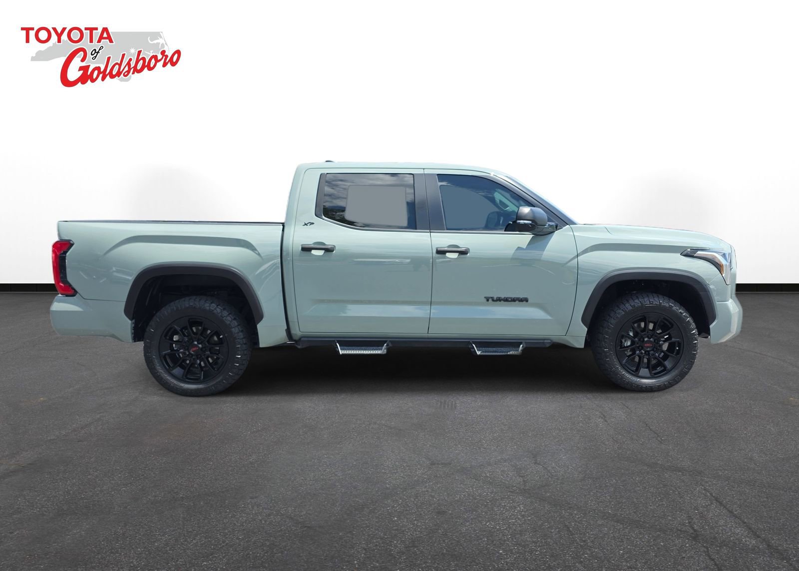 Used 2024 Toyota Tundra SR5 w/ SR5 Convenience Package AWD/4WD image 4