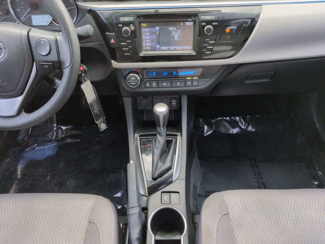 Used 2015 Toyota Corolla LE FWD image 18