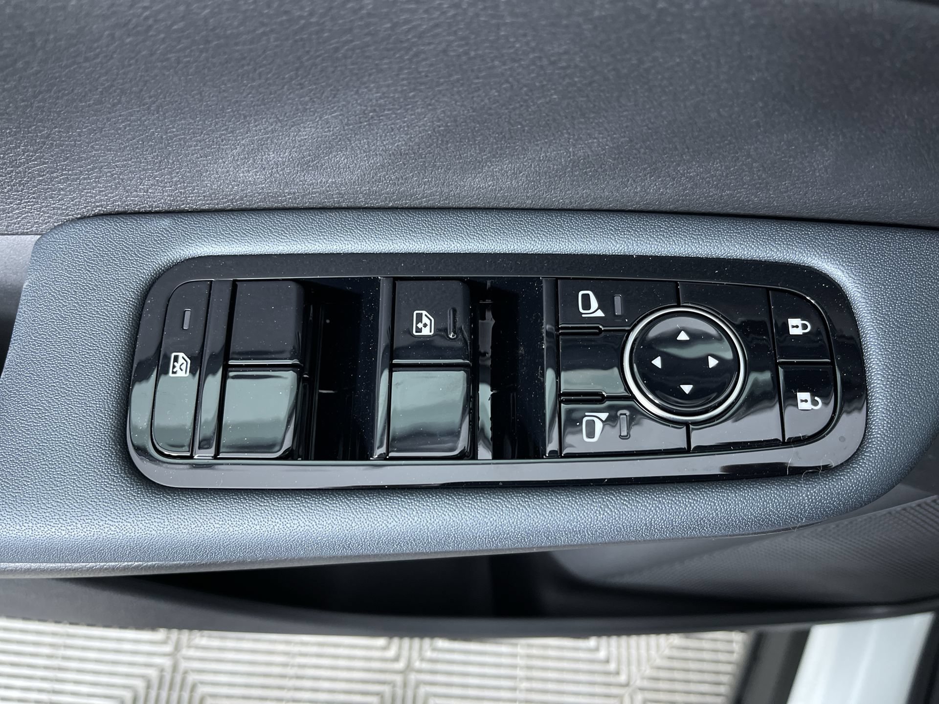 New 2026 Nissan Leaf w/ Floor Mat Package (S+) FWD image 14