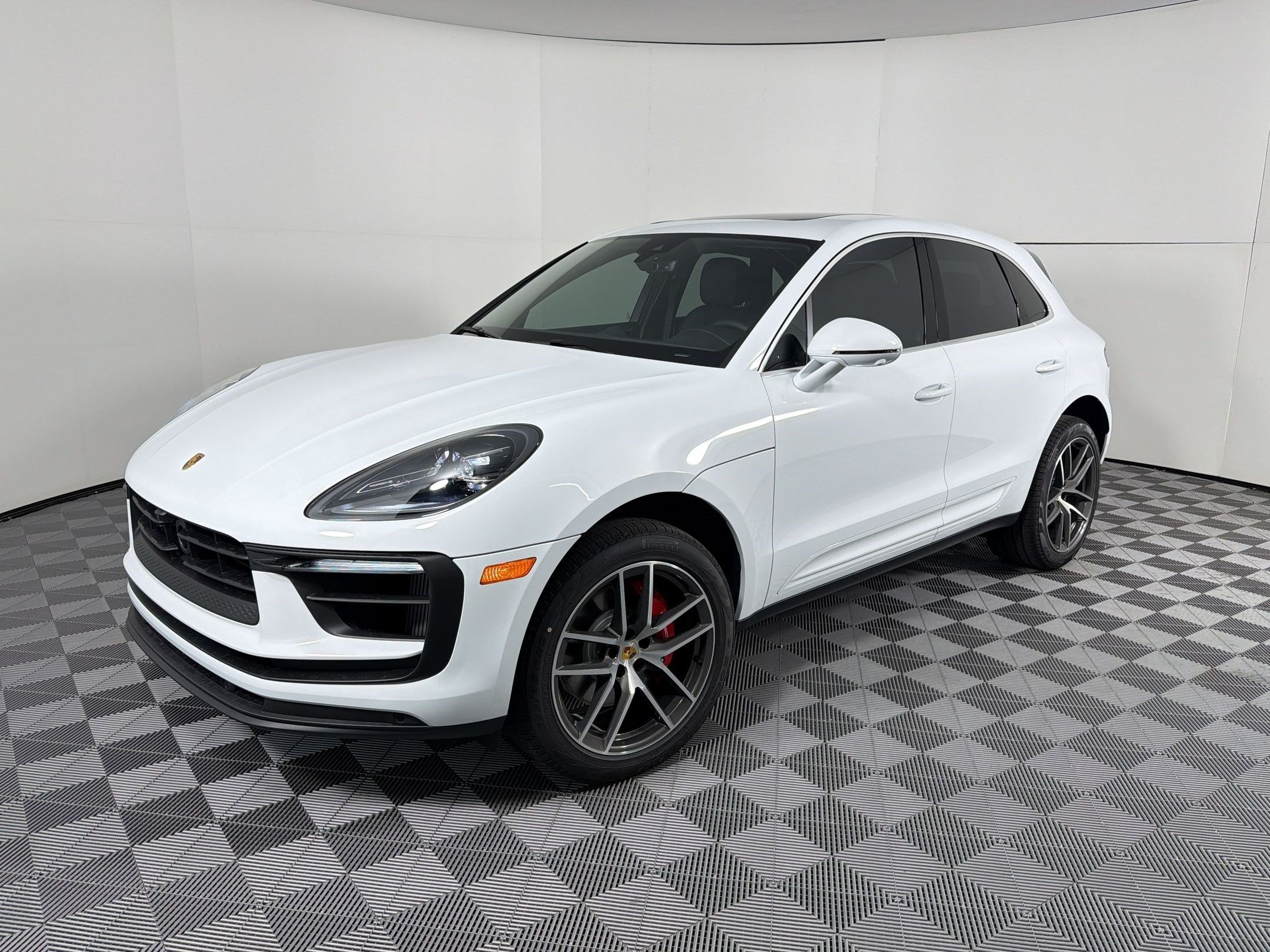 Used 2026 Porsche Macan S AWD/4WD image 1