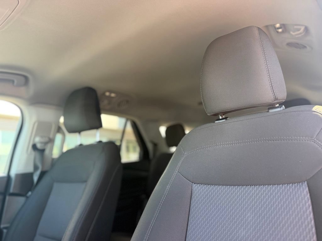 Used 2023 Ford Explorer XLT AWD/4WD image 18