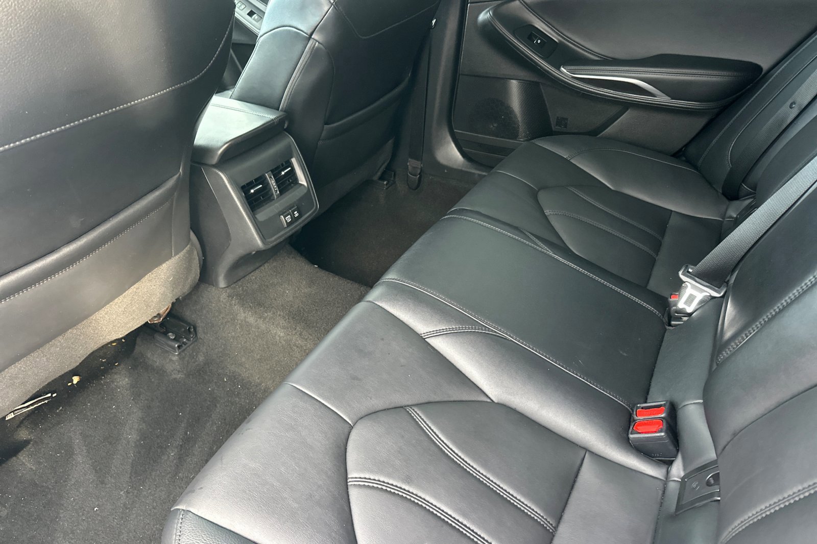 Certified 2022 Toyota Avalon XLE image 12