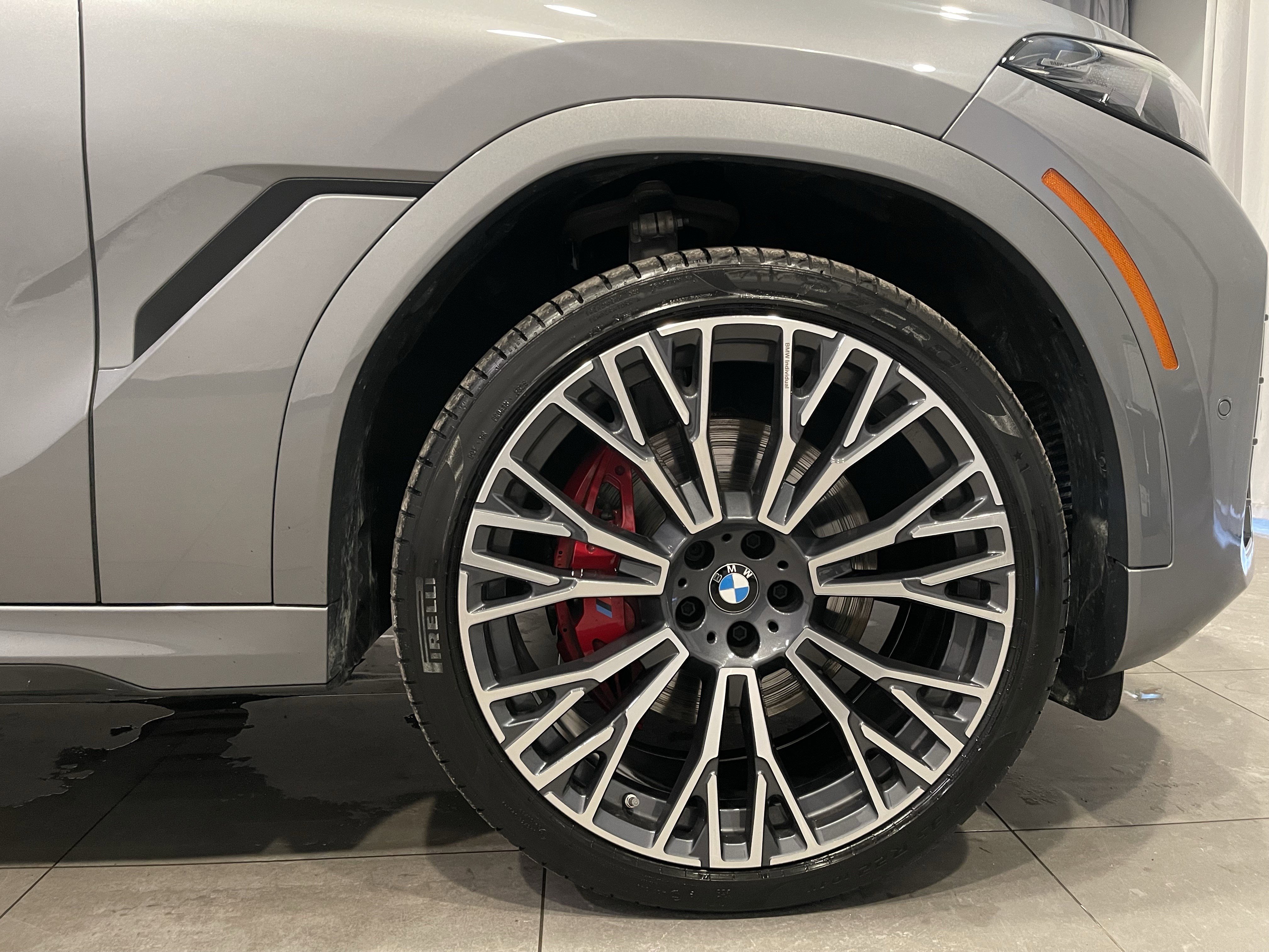 Used 2024 BMW X6 xDrive40i w/ Premium Package image 11