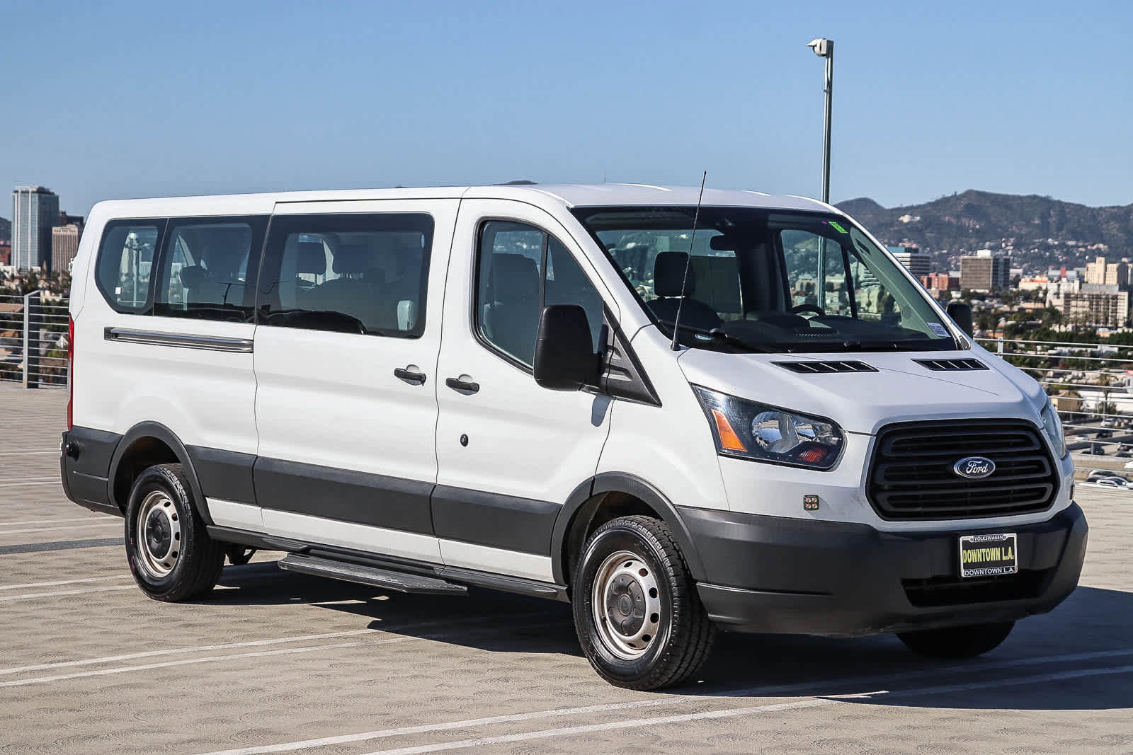 Used 2018 Ford Transit 350 XL image 3