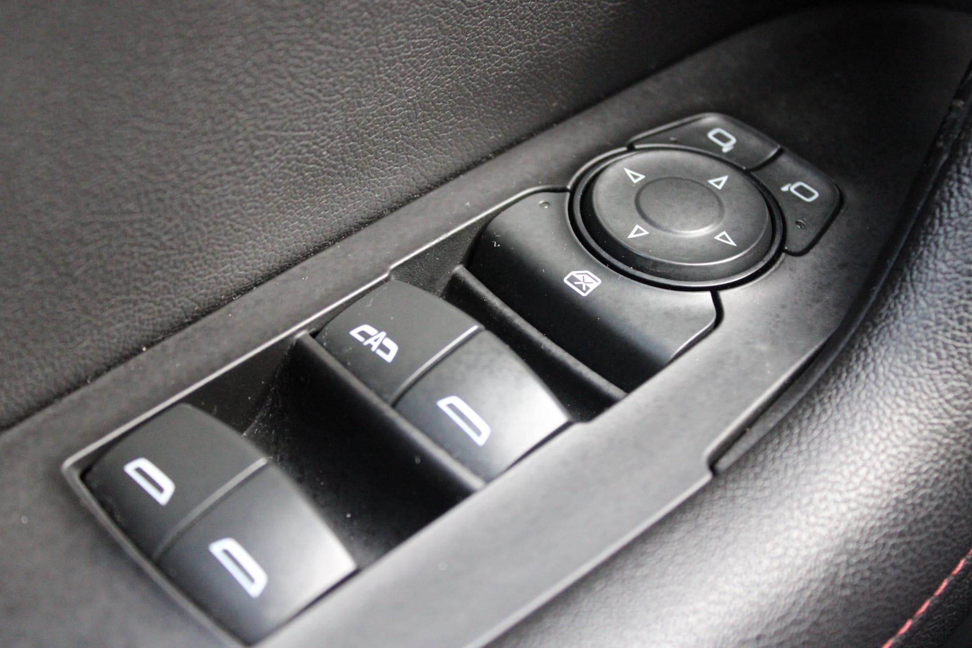 Used 2020 Chevrolet Blazer RS FWD image 23