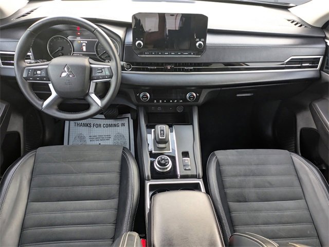 Used 2024 Mitsubishi Outlander FWD image 17