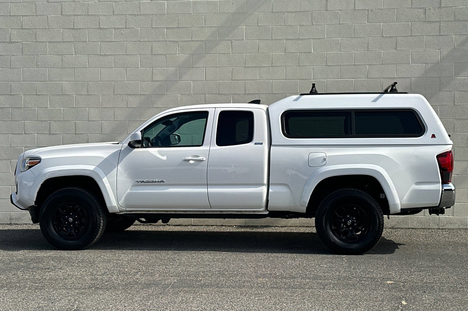 Used 2020 Toyota Tacoma SR5 AWD/4WD image 7