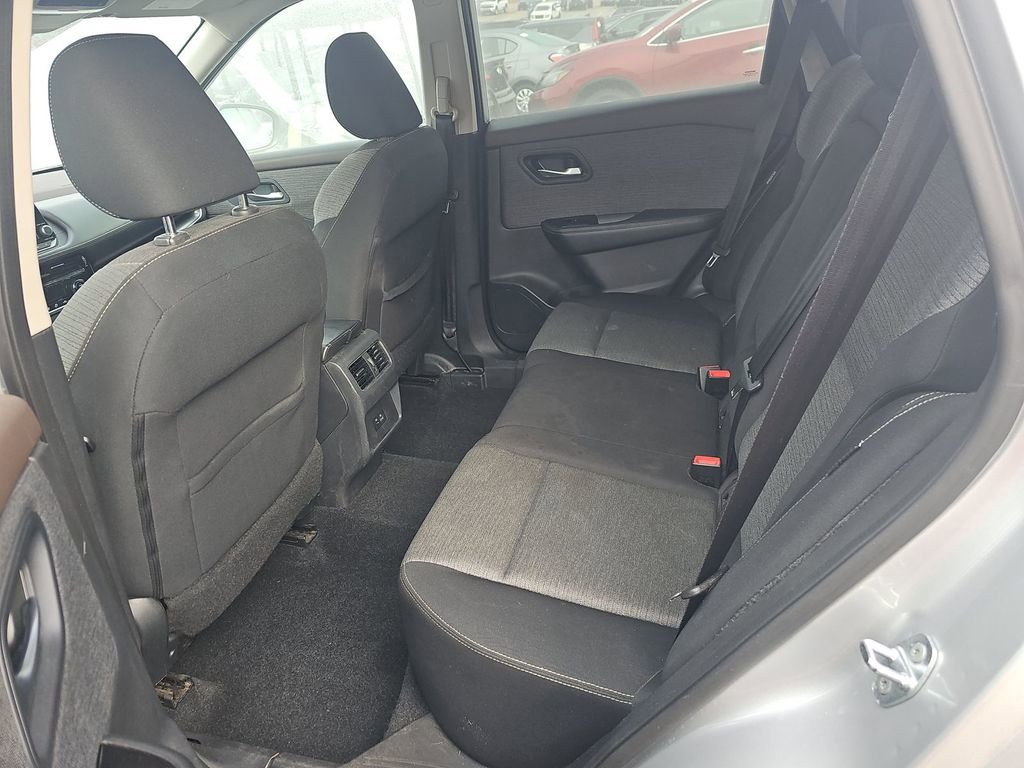 Used 2022 Nissan Rogue SV image 6