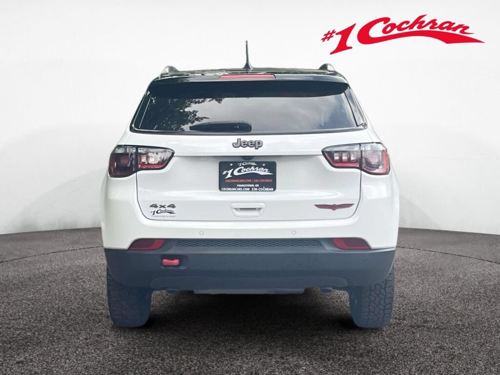 Used 2024 Jeep Compass Trailhawk AWD/4WD image 8