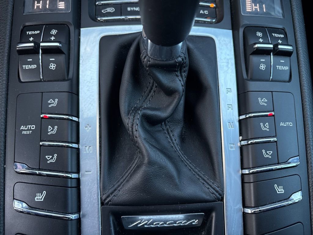 Used 2018 Porsche Macan Base image 9